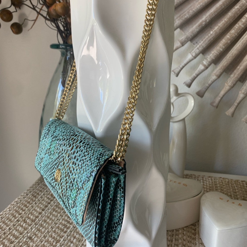 NWT Kate Landry Teal Snake-Embossed Crossbody 3way purse with Gold Chain Strap - Picture 3 of 10